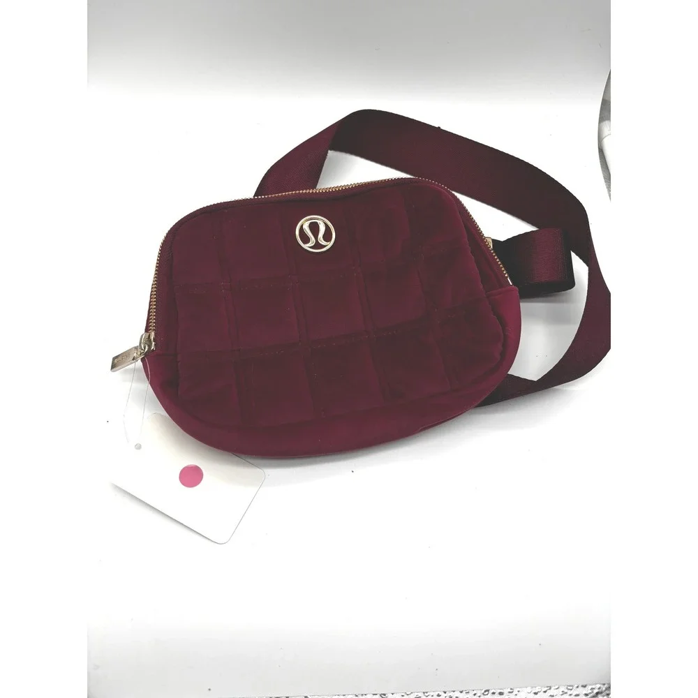 RARE Lululemon Everywhere Belt Bag Womens 1L Maroon Quilted Velour Gold Hardware